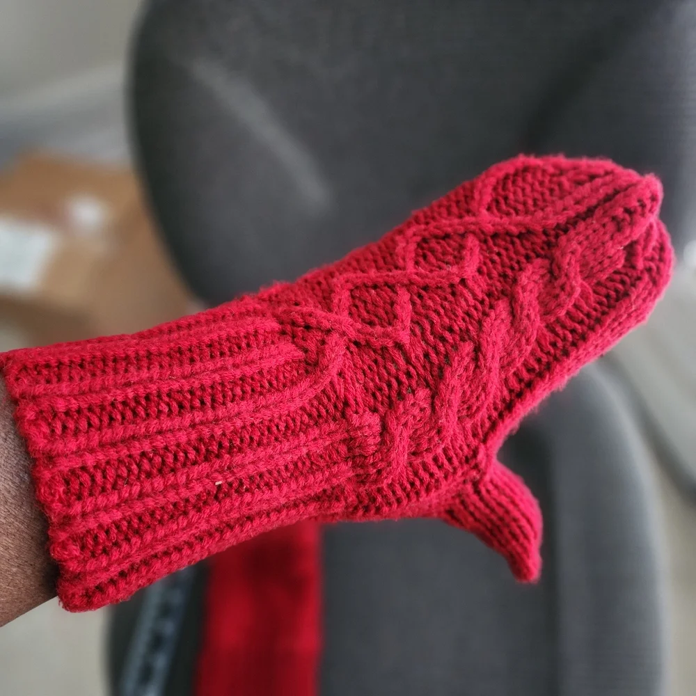 Womens Red Lined Mittens Gloves